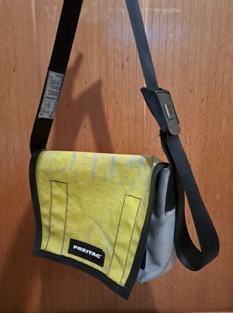 Freitag Umhängetasche, gelb grau, gebrauchter Zustand