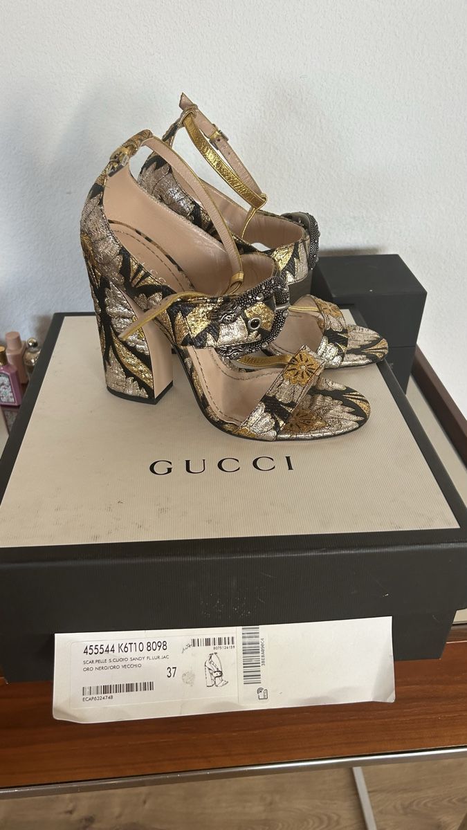 Gucci Scarpe da donna: Gucci sandales - 37, NP 900 fr – Usato da Arzier-Le Muids venduto da kaczuszka