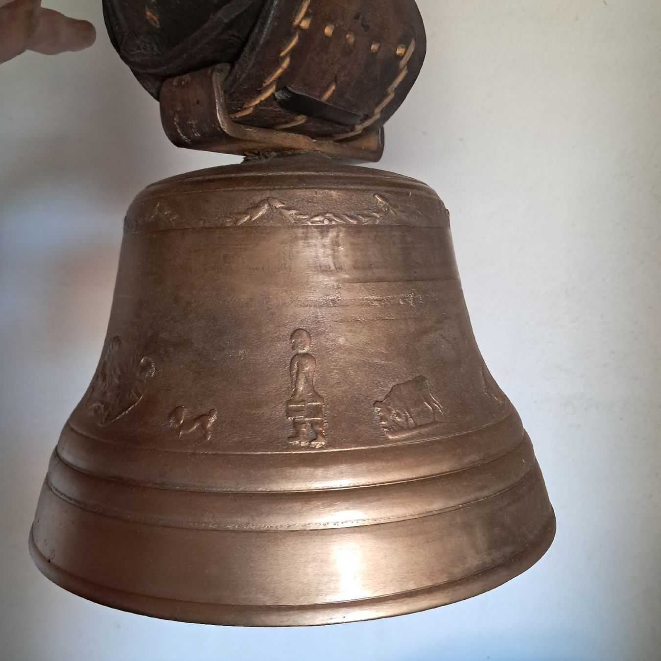 Glocken & Treicheln: 2 ALTE GLOCKEN  – Gebraucht aus Murten von SHETHOF 4