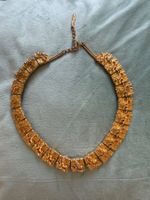Collier plaque or