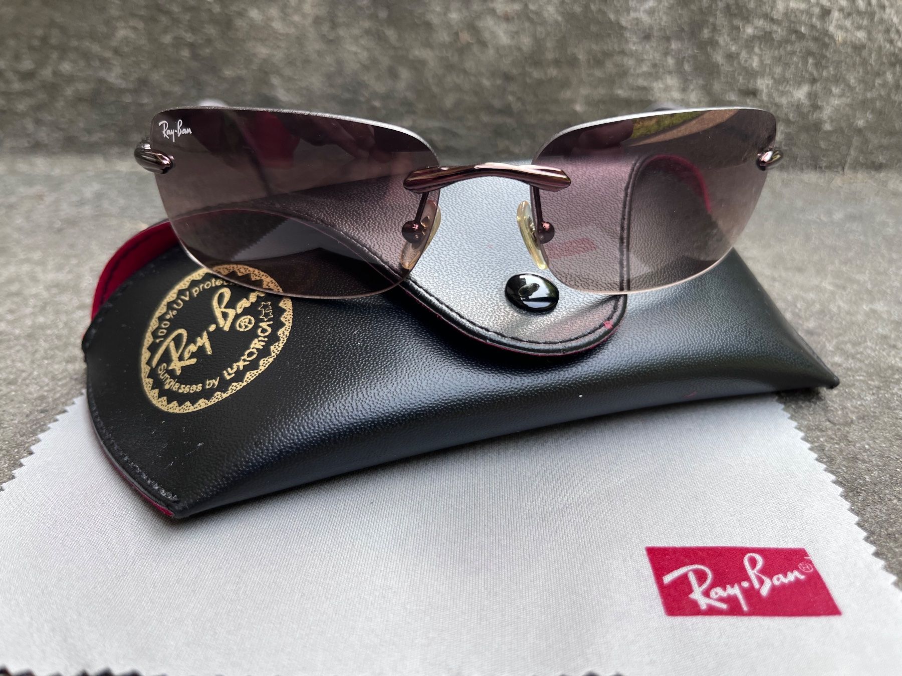 Ray-Ban Lunettes & Verres: Ray-Ban RB3249, Sonnenbrille mit Etui – D'occasion à Meinisberg par Berosos