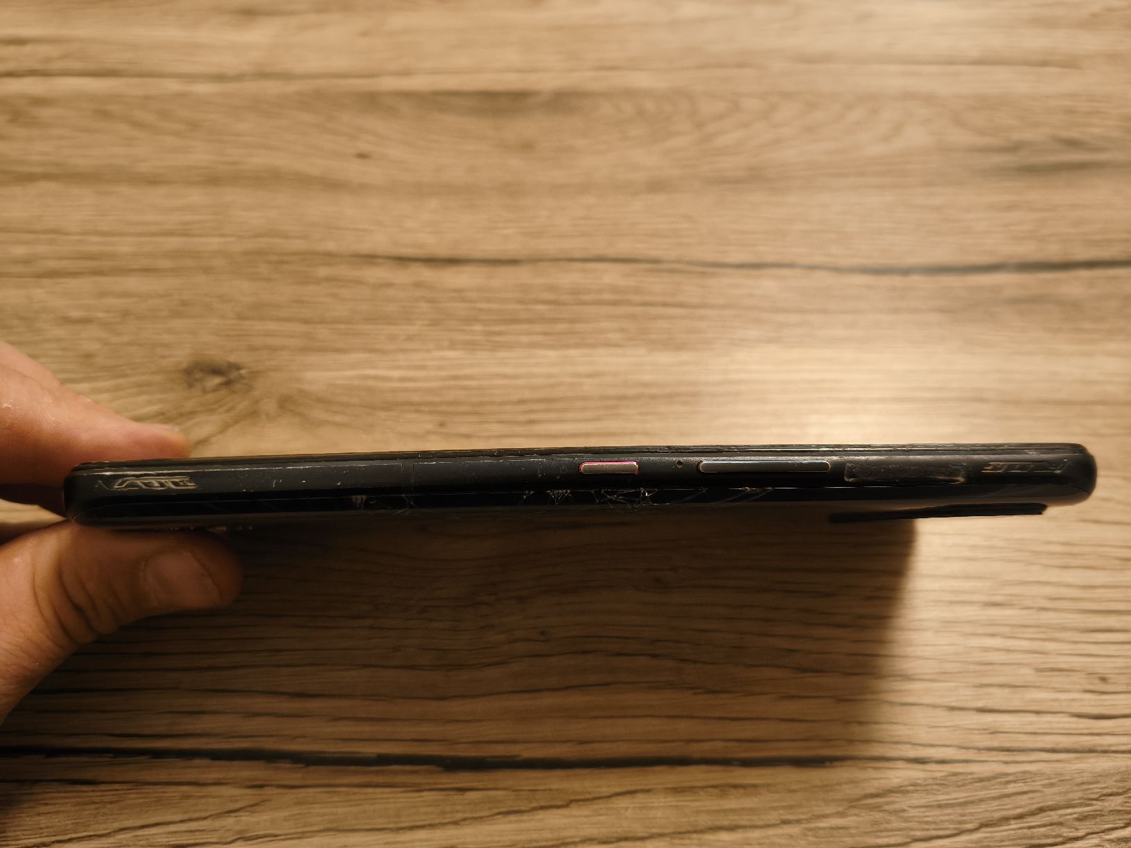Asus Telefoni cellulari / Smartphones: ROG Phone 6 – Difettoso da Zürich venduto da luc_mf5d 3
