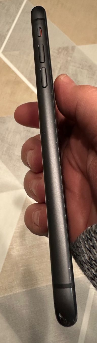 Apple Handys / Smartphones: iPhone 11 128GB schwarz – Gebraucht aus Dübendorf von  5