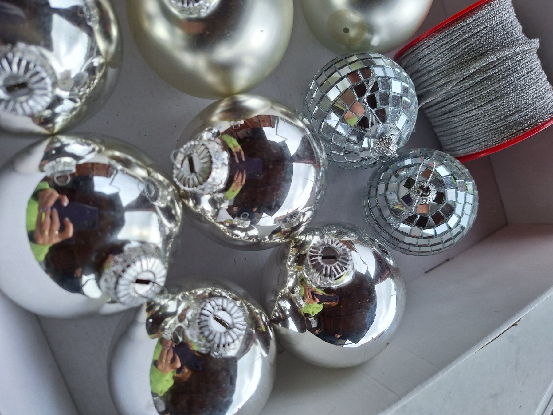 Alle Dekorationen: WEIHNACHTSBAUMKUGELN CHRISTBAUMKUGELN - SILBERFARBIG – Neu (gemäss Beschreibung) aus Huttwil von Kunterbuntli 2