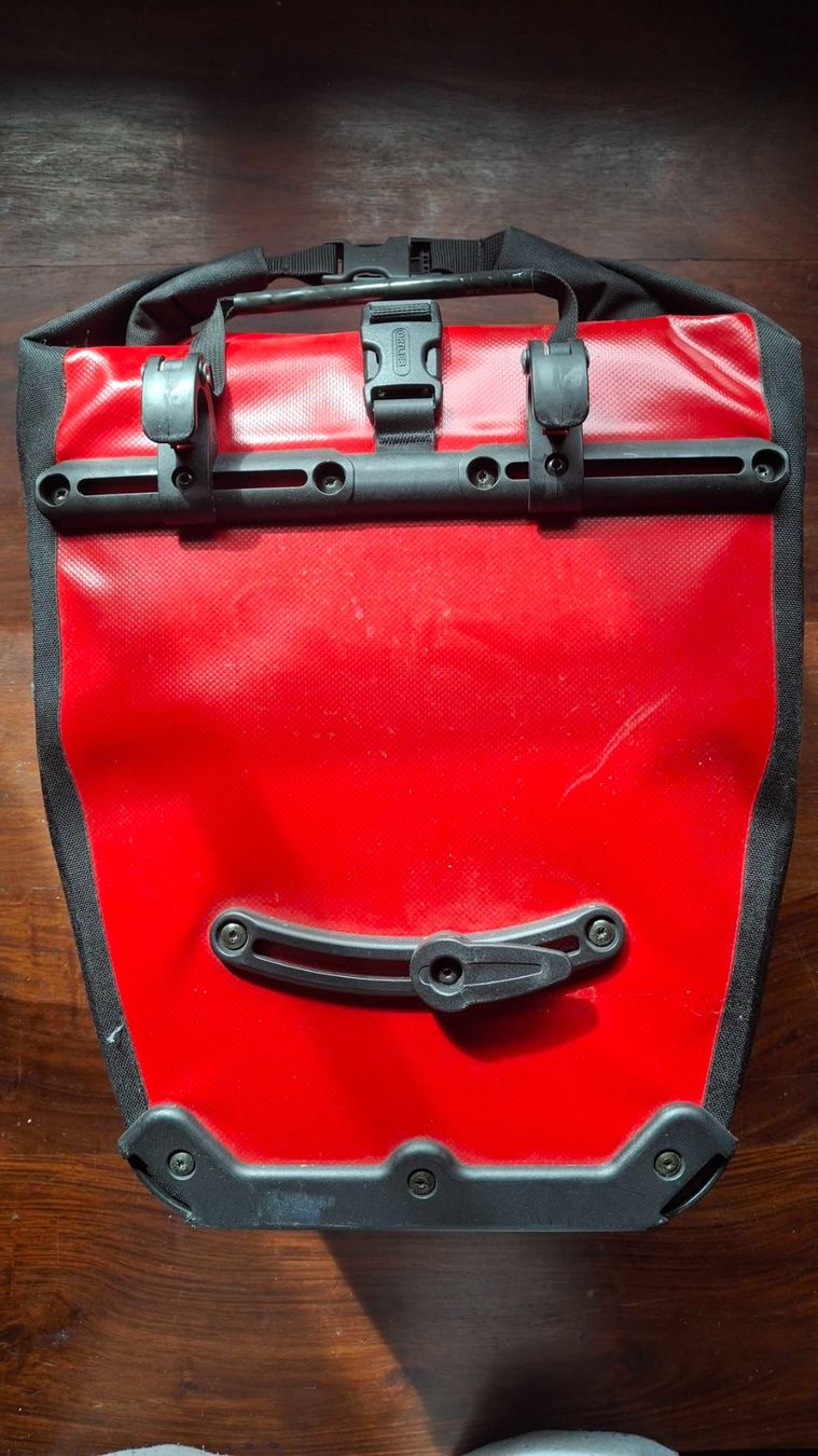 Ortlieb Borse: Ortlieb Gepäckträgertasche - Back-Roller Core 20L – Usato da Flühli LU venduto da flysite 1