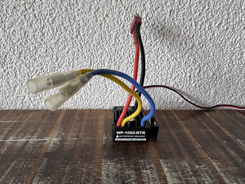 RC Kits de montage: Amewi Hobbywing WP-1060 brushed ESC – Neuf avec emballage d'origine à Grosswangen par BUSWERch
