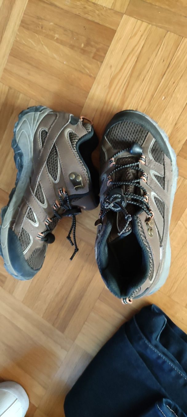 Merrell Herrenschuhe: MERREL Wanderschuh 35 - Als Neu – Gebraucht aus Binningen von san_b8cl 1