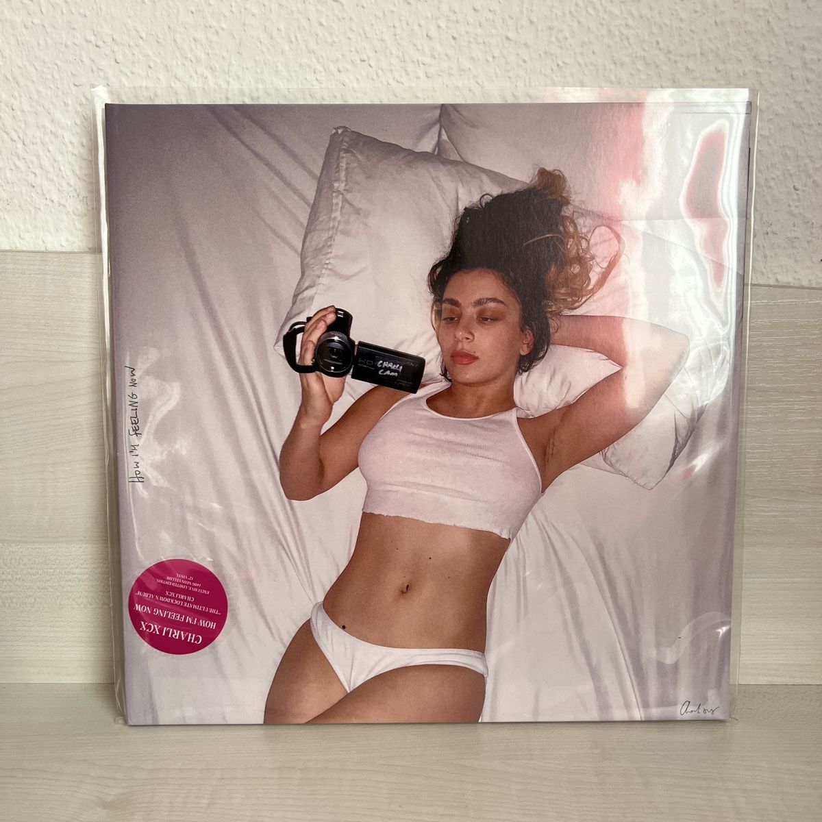 Dischi in vinile: Charli XCX How I’m Feeling Now LP – Usato da Fribourg venduto da ariesto