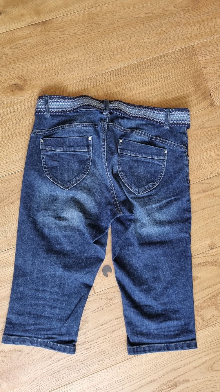 Jeans: halblange Jeans, Gr. 38 – Usato da Oberglatt ZH venduto da Mueller4000 2