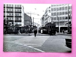 Basel  - Aeschenplatz - Strassenbahn 7 und 15 - Haltestelle