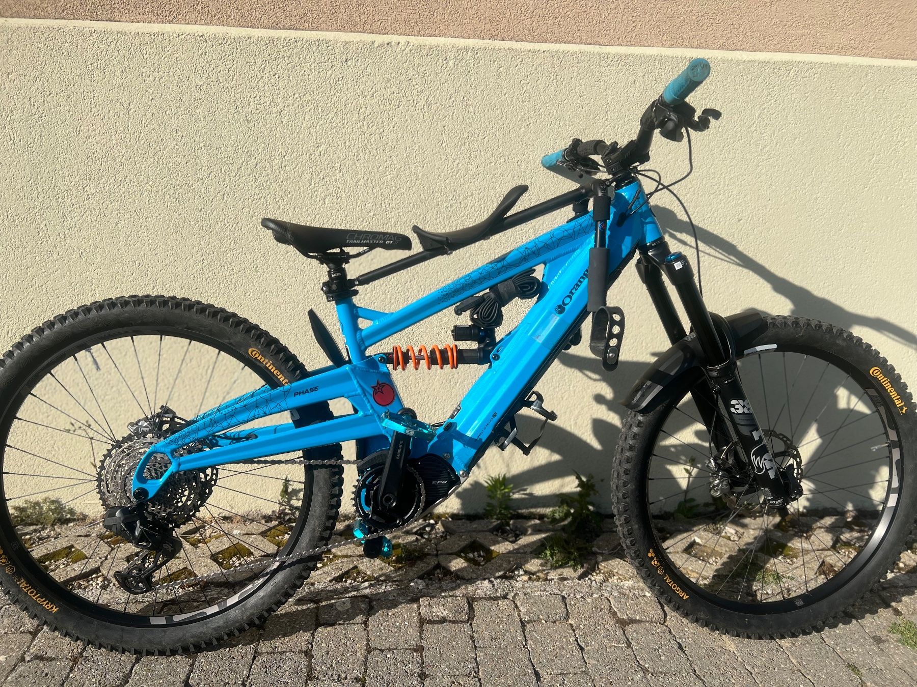 Shimano Biciclette: Orange Phase Pro 2023 – Usato da Mézières VD venduto da pourkwapa7
