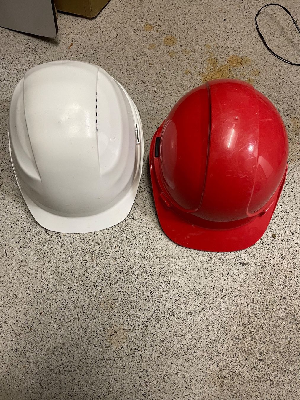 Gesichts- und Gehörschutz: Arbeiterhelm – Gebraucht aus Sargans von Didis
