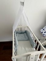 Babybett / Babywiege mit Himmel