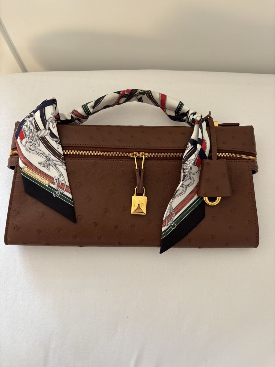 Loro Piana Borse da donna: Loro Piana Extra Pocket L19 in Straussenleder – Nuovo (secondo la descrizione) da Zollikon venduto da han_rvt8 1