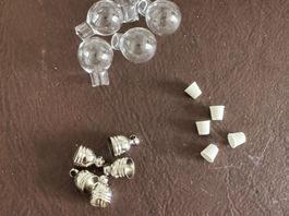 5 Mini-Glaskugeln, 5 Gummistöpsel, 5 Anhängerdeckel