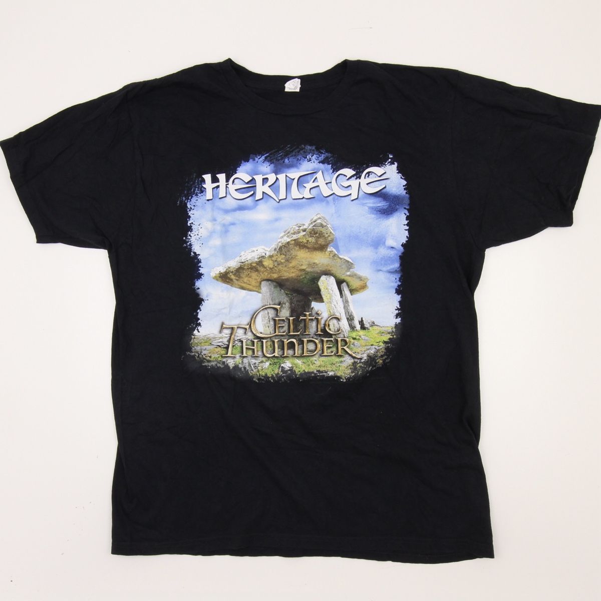 T-shirt: Heritage Celtic Thunder Shirt – Usato da Bern venduto da Padeeeh