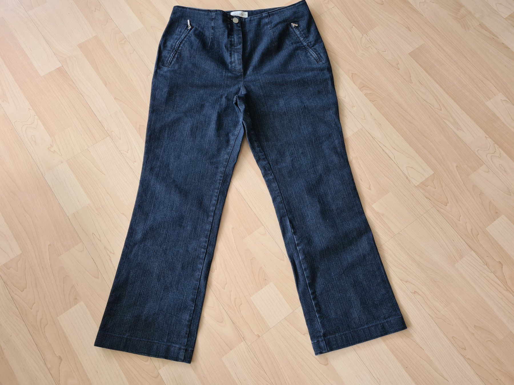 Jeans: Jeans blauschwarz von Vanilia, Gr. 40 – Usato da Suhr venduto da andreas_2008