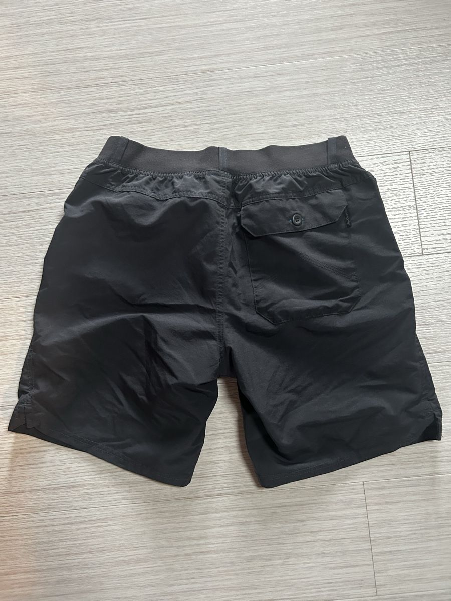 Decathlon Pantaloni: Short Decathlon - S – Usato da Reconvilier venduto da ako_6n9m 2