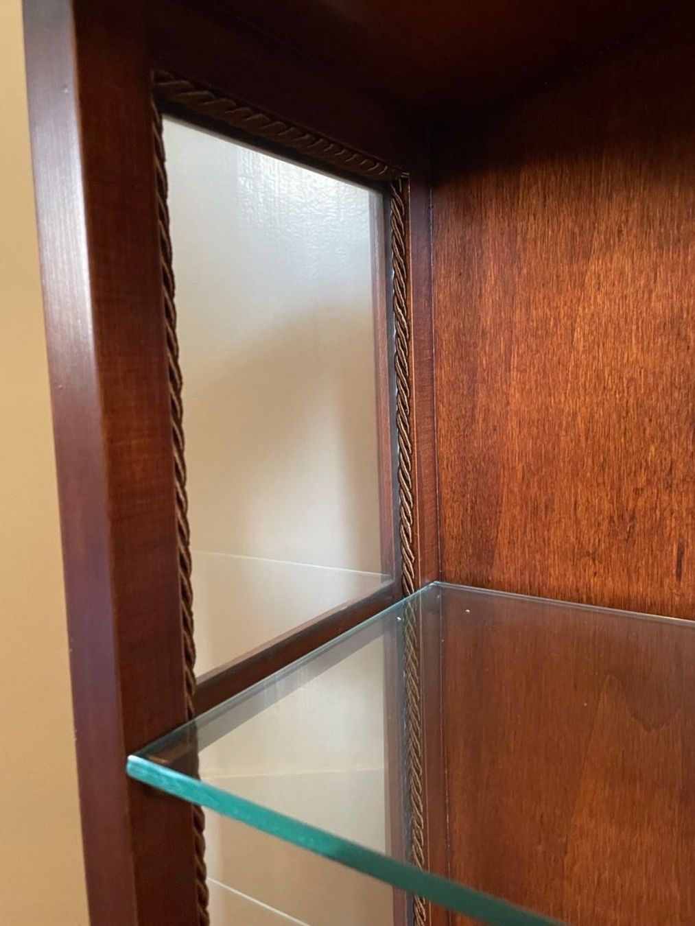 Vetrine: Antike Vitrine, Schrank – Usato da Zürich venduto da SerialHD 2