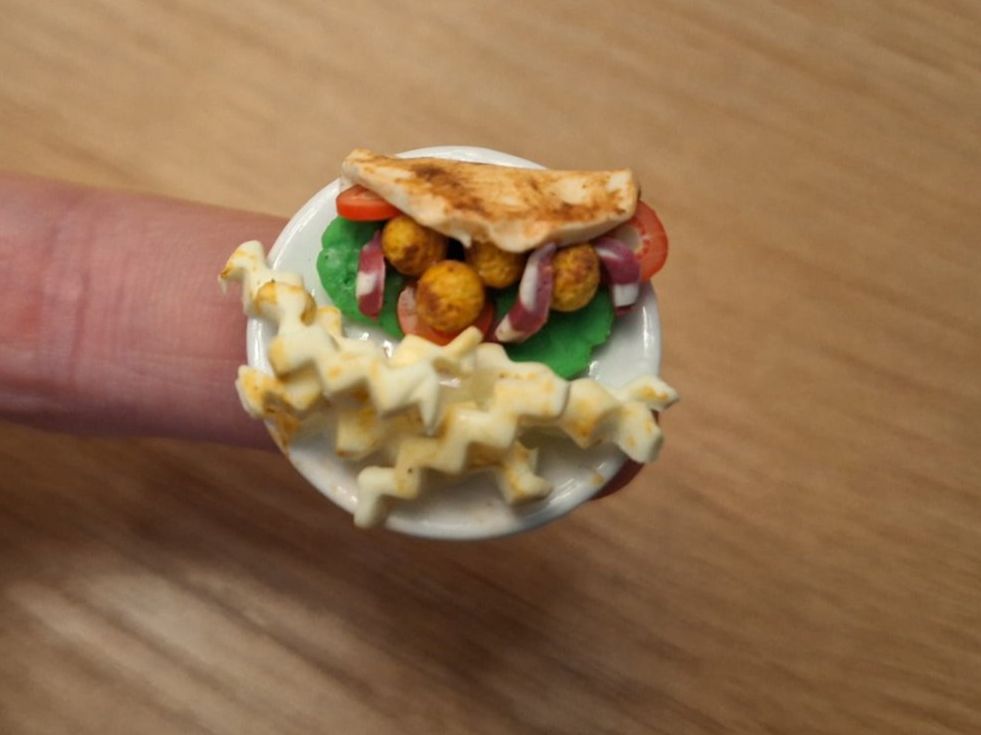 Case e mobili per bambole: Handmade Falafel Taco mit Pommes – Nuovo (secondo la descrizione) da Zürich venduto da HandmadeTinyFood