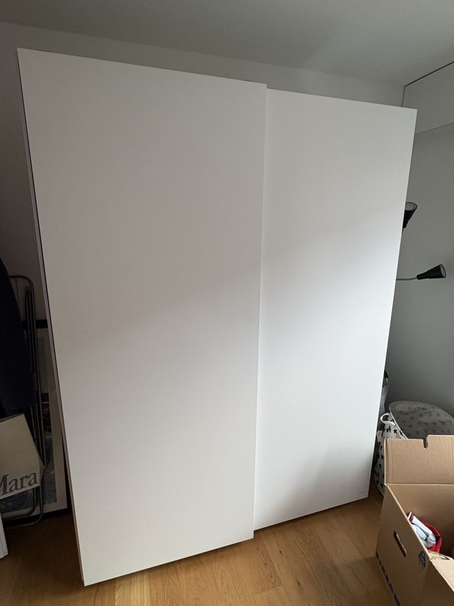 Armadi: IKEA Pax wardrobe  – Usato da Zurich venduto da GCambiati