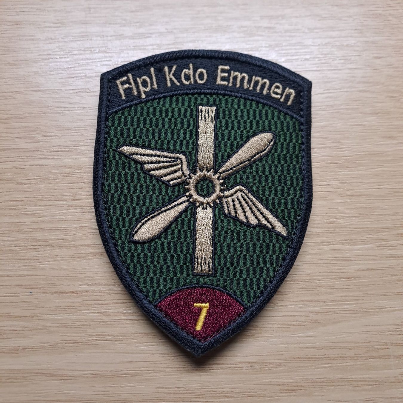 Armée suisse Plaquettes & Badges: Flugplatzkommando Emmen – Neuf (Voir description) à Gipf-Oberfrick par Mig_29