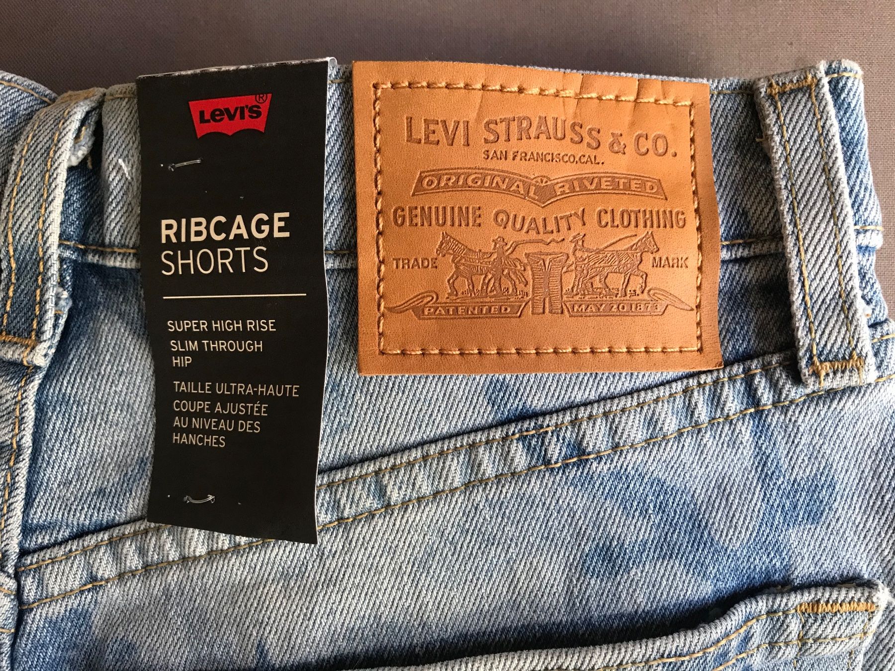 Levi's Jeans: Short Levi's Ribcage taille 27 – Nuovo e nell'imballaggio originale da Basel venduto da Maria-Alexa 5