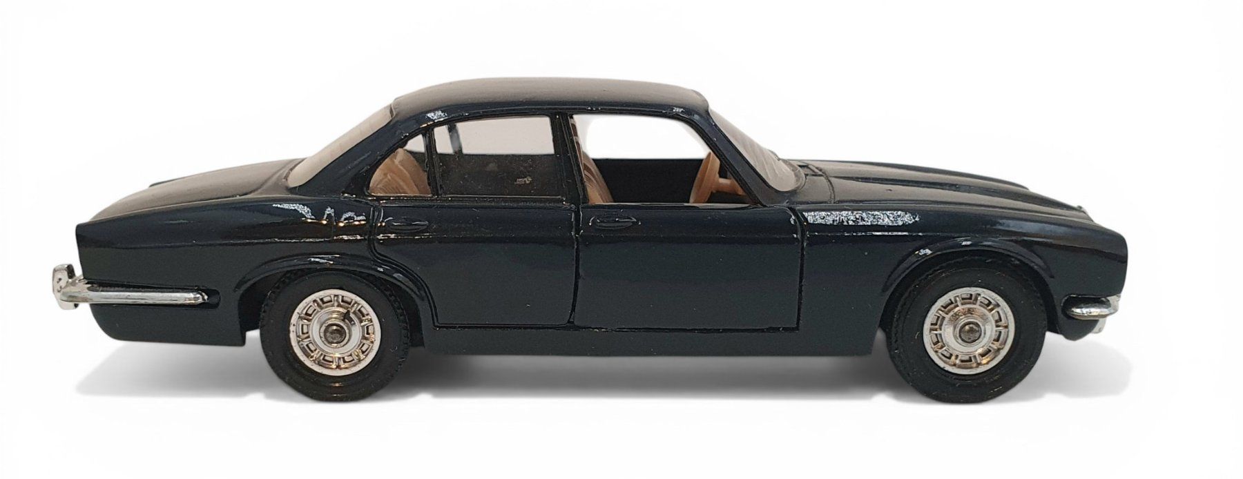 Solido Modellini d'auto: Solido Jaguar XJ12 – Usato da Rickenbach b. Wil venduto da klassikmarkt.ch 5