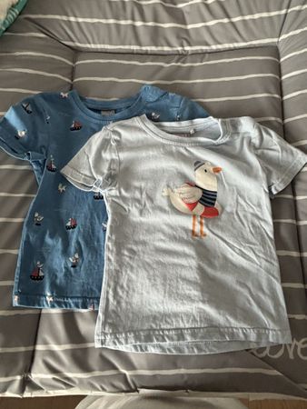2 Tshirts Grösse 98/104