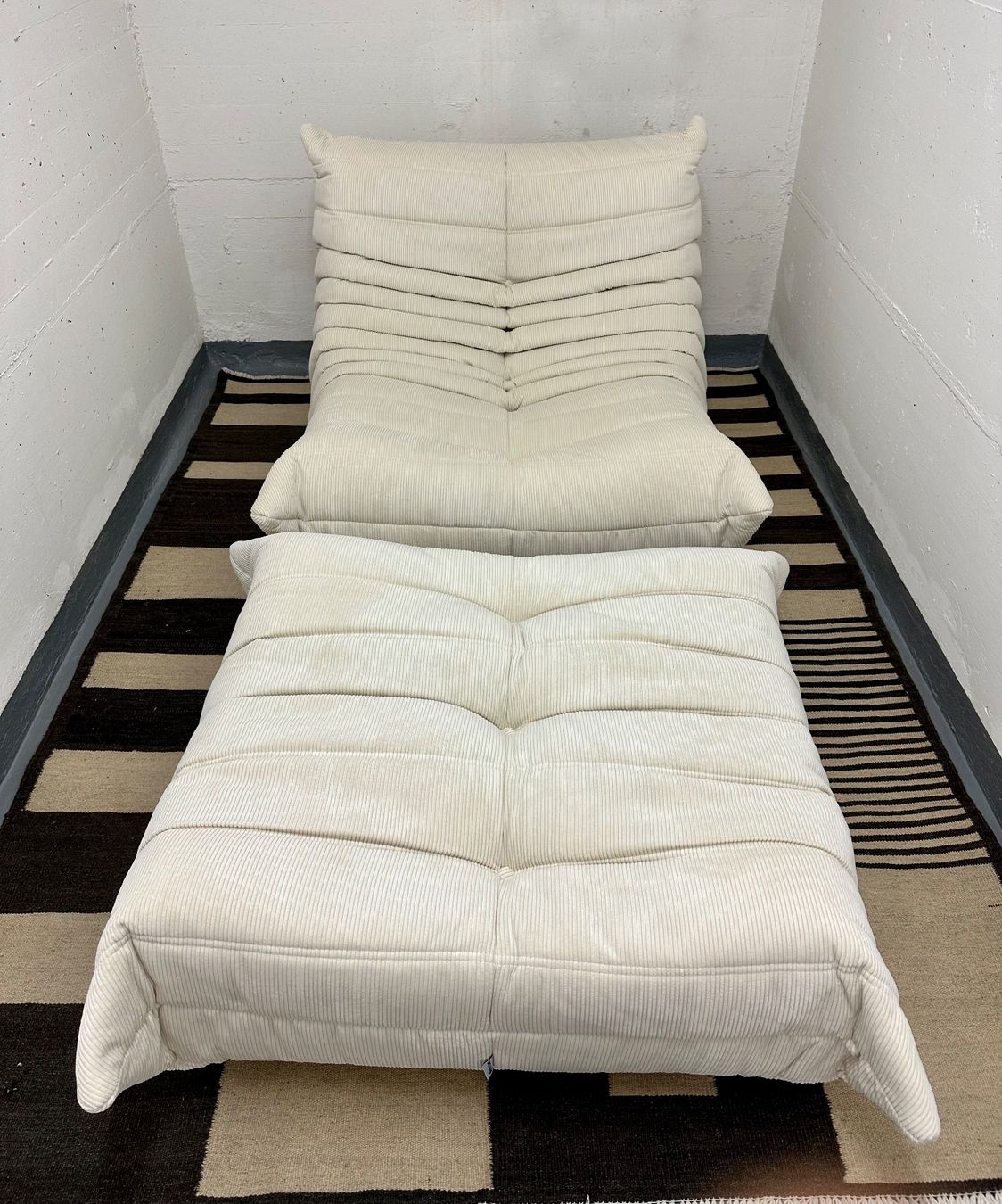 Ligne Roset Poltrone: Neu gepolstertes Togo Set  Sessel + Pouf – Nuovo (secondo la descrizione) da Zürich venduto da ERATOMIUM 5