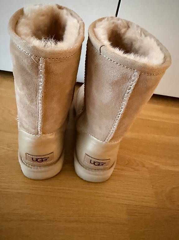 Ugg Scarpe da donna: Ugg Boots Gr.37 Unikat – Nuovo (secondo la descrizione) da Ehrendingen venduto da Nr.7 1