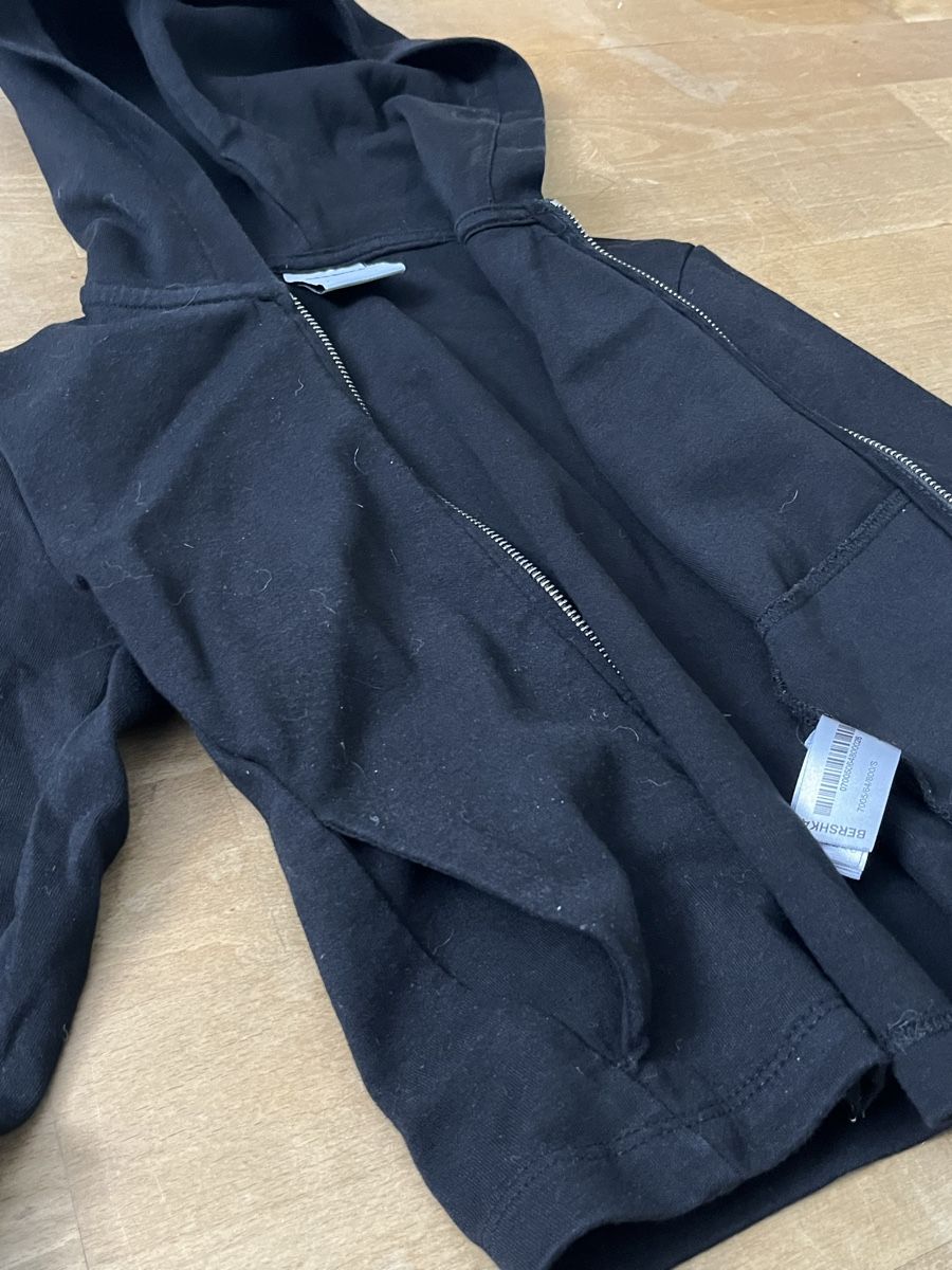 Bershka Giacche: Jacke mit Kapuze – Usato da Stäfa venduto da jo1735 4