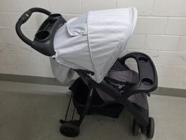 Leichter Kinderwagen mit Sonnendach – perfekt für den Som...
