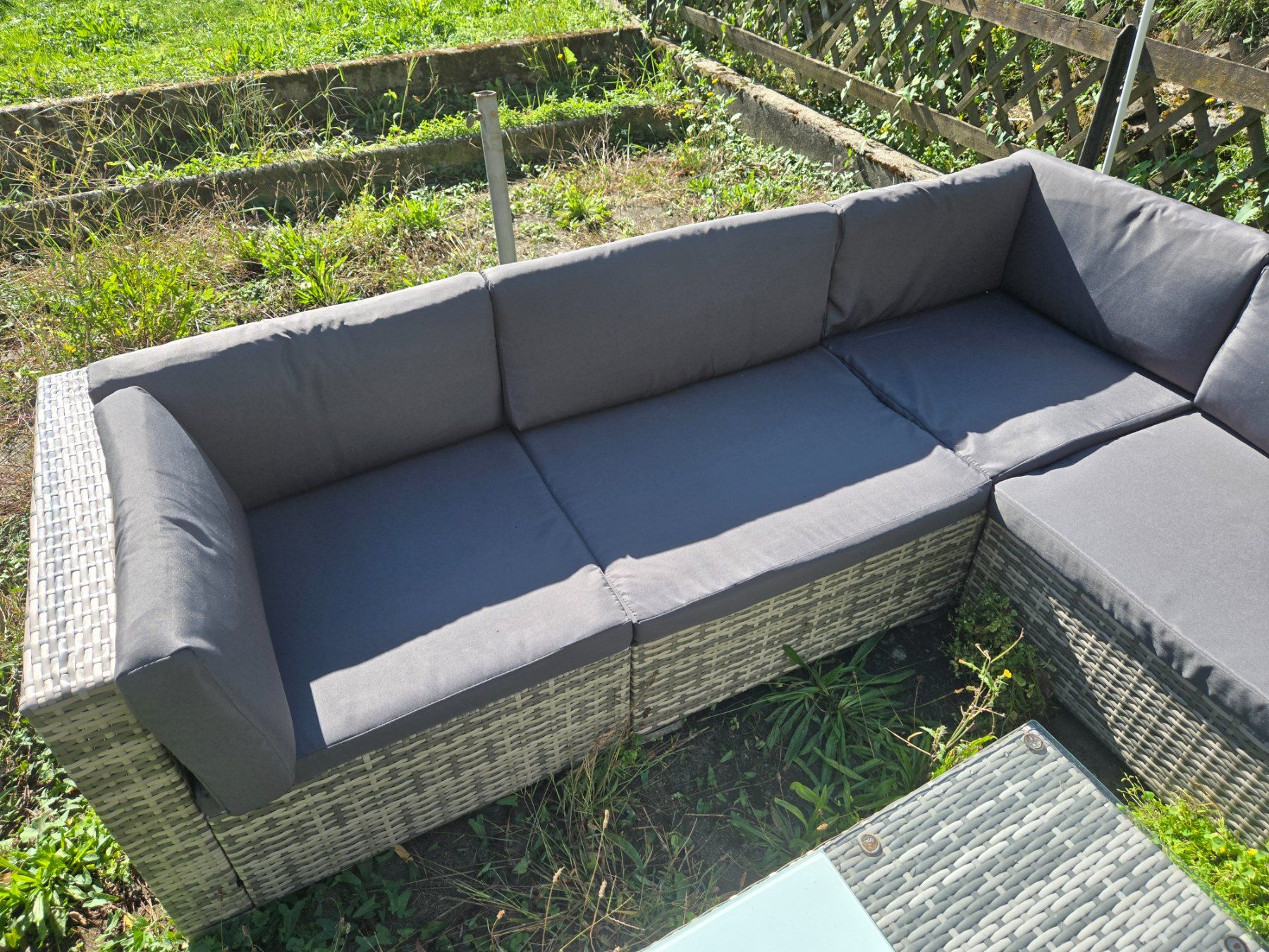 Divani: Gartensofa, Aussen Lounge mit Tisch Poly Rattan – Usato da Wiler b. Seedorf venduto da Peterundpaul 4
