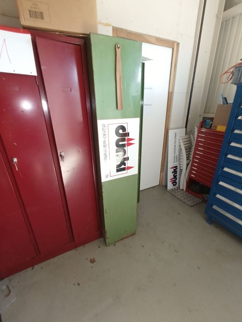 Guardaroba: Garderobe (Spind) 3 – Usato da Frauenfeld venduto da Mungg 2