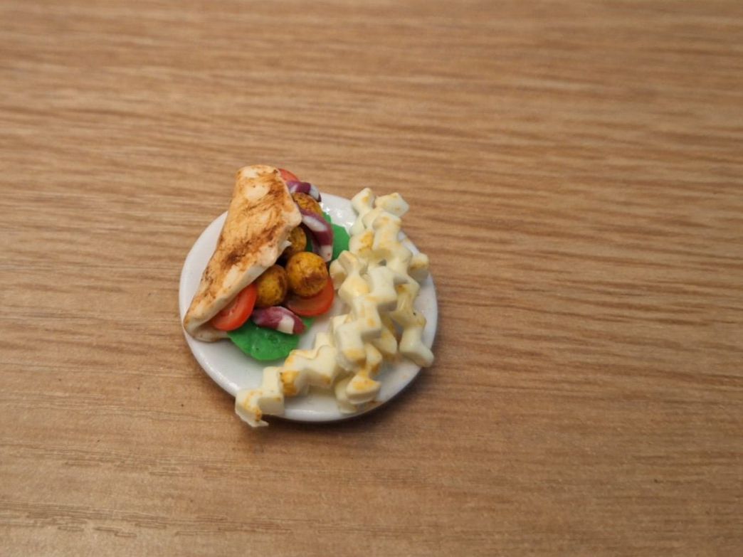 Case e mobili per bambole: Handmade Falafel Taco mit Pommes – Nuovo (secondo la descrizione) da Zürich venduto da HandmadeTinyFood 4