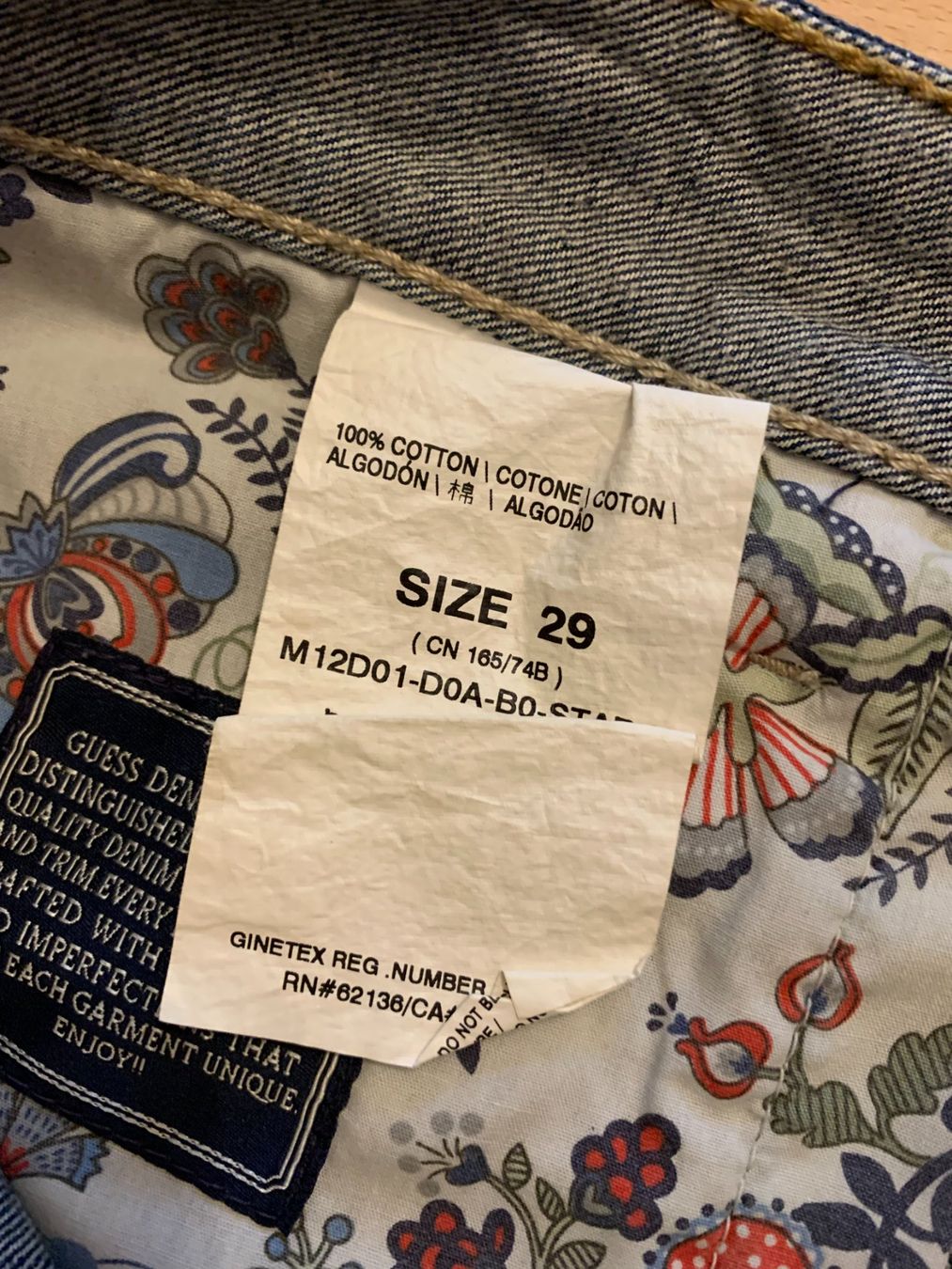 Guess Pantaloni: GUESS Jeans Shorts Gr. 29 – Usato da Worb venduto da farben20zauber 5
