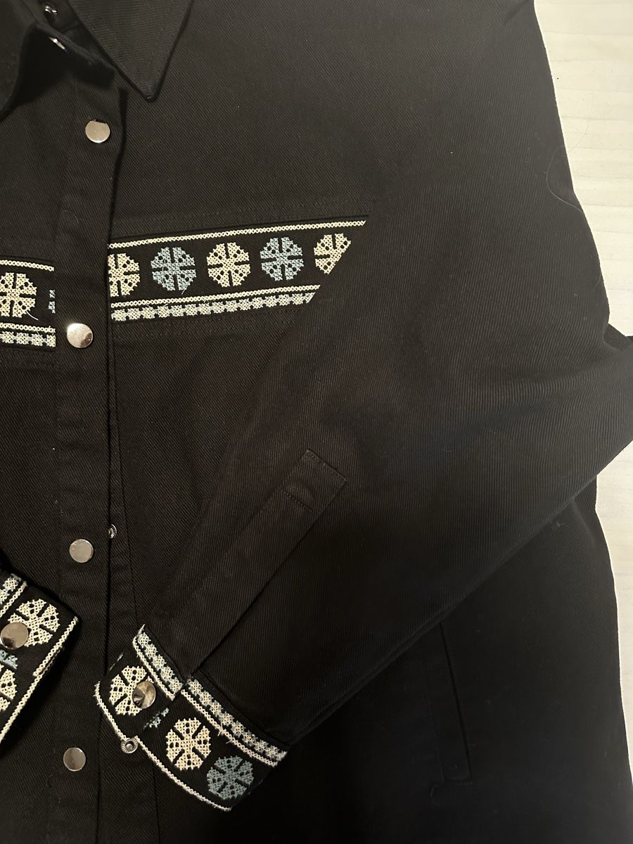 Zara Giacche: Zara Black Embroidered Denim Jacket  – Nuovo (secondo la descrizione) da Dübendorf venduto da din_dl9l 1