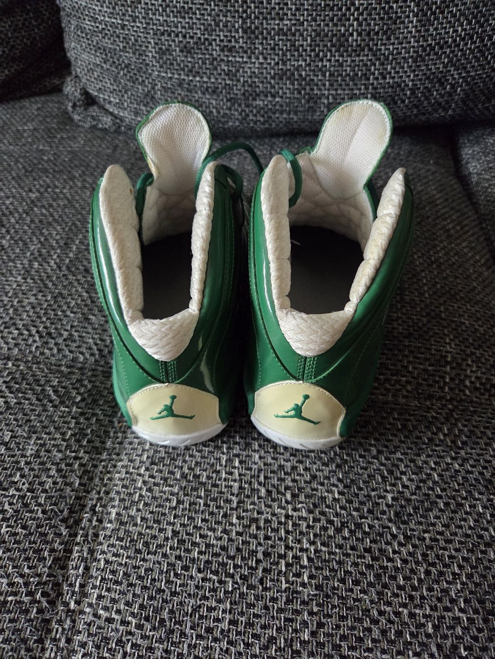 Jordan Scarpe da uomo: Jordan Icons "Celtics" EUR 44.5 – Nuovo (secondo la descrizione) da Steffisburg venduto da mbedb12 2