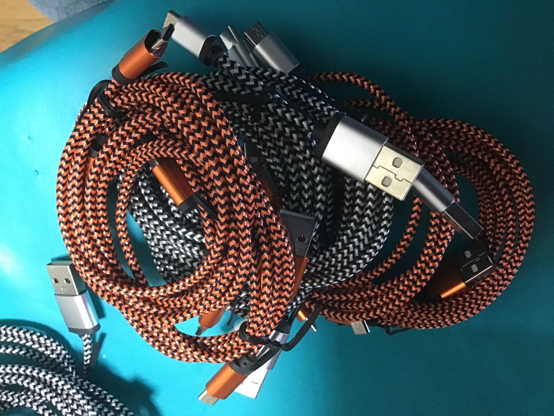 Cavi: 199 câbles micro USB + 300-400 emballges – Nuovo (secondo la descrizione) da Lausanne venduto da topthai 3