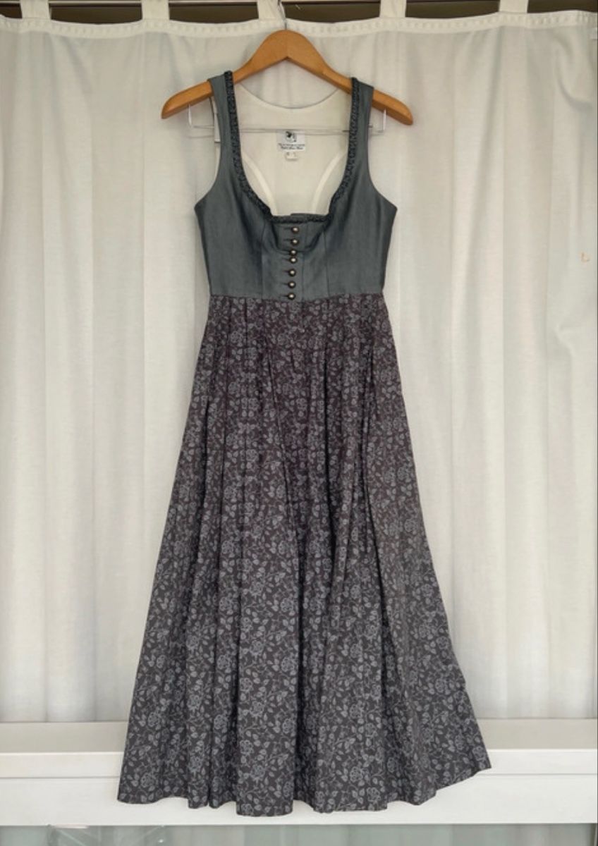 Vestiti: Dirndl Trachtmacher grau Seide Gr. 34 – Usato da Zürich venduto da janni_jj12 2