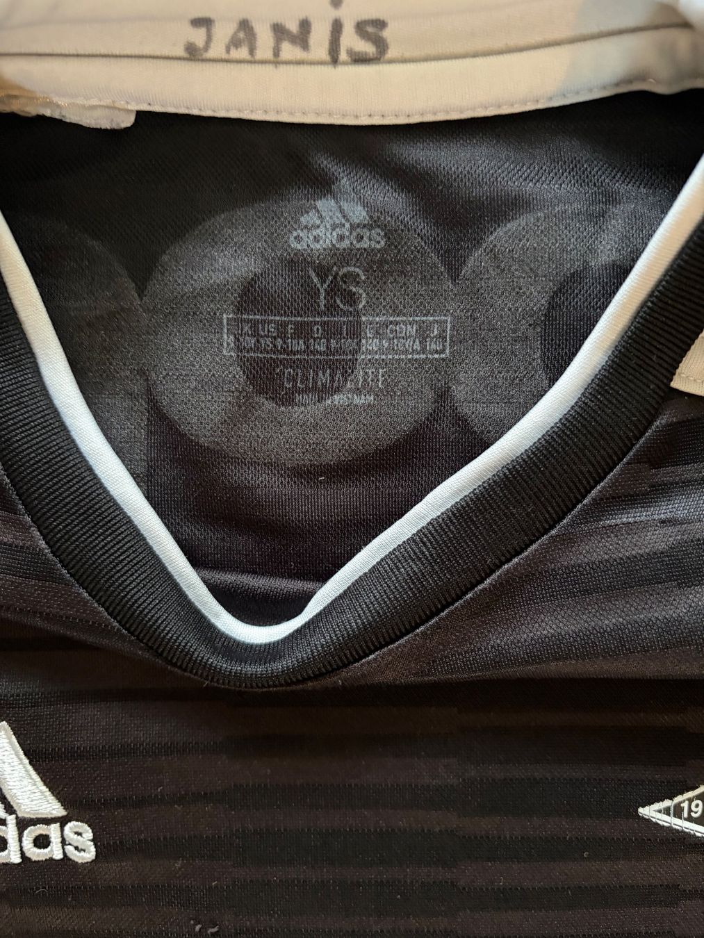 Adidas Scarpe, pantaloni & magliette da ginnastica: Rosenborg Trondheim Trikot – Usato da Muttenz venduto da bargain_hunter 1