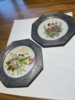 Zinnteller mit handbemalter Keramik