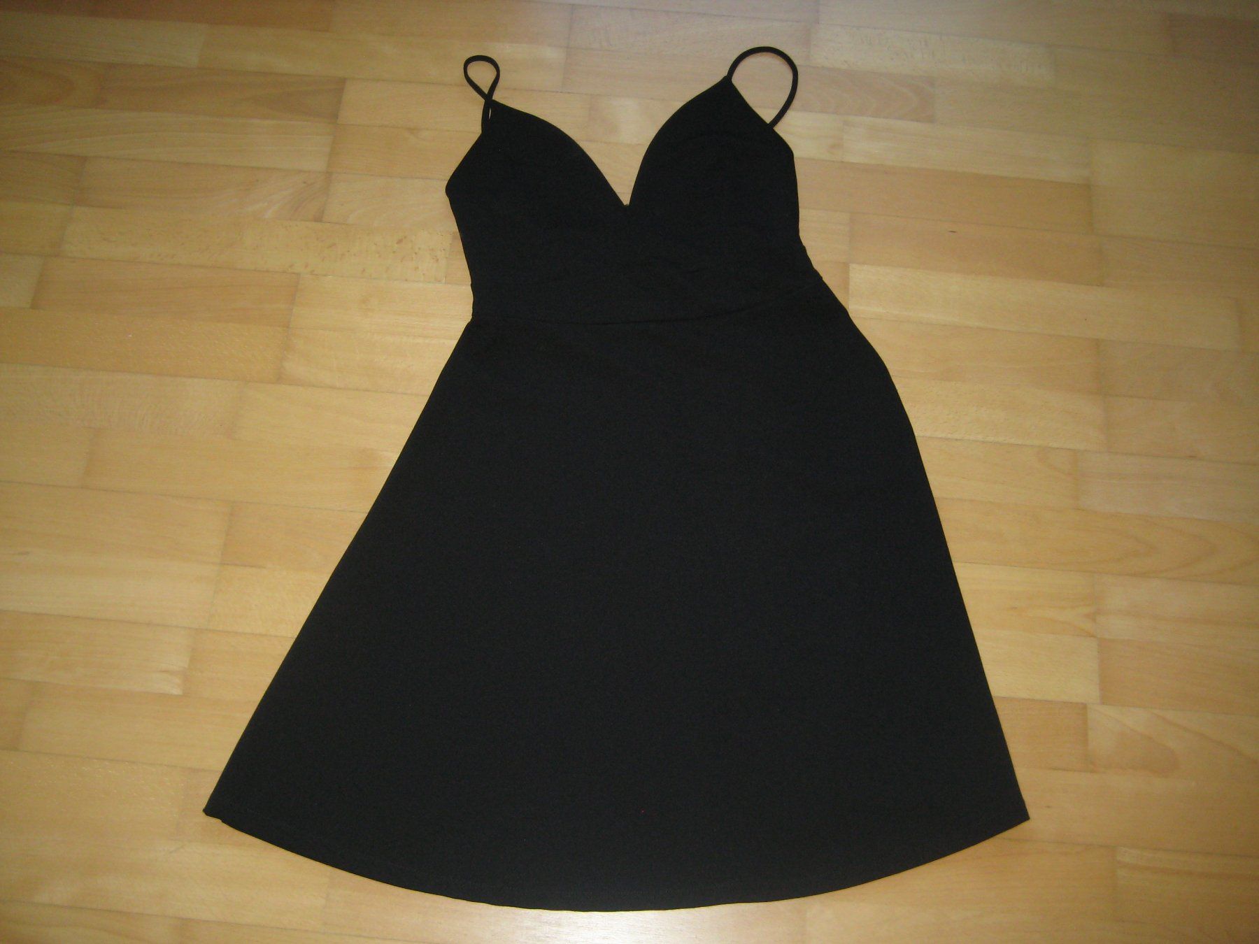Vestiti & Gonne: Trägerkleid schwarz Grösse S – Usato da Dietlikon venduto da kue_6cd5