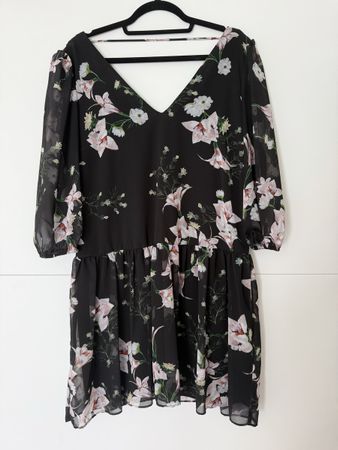 Patrizia Pepe Sommerkleid, Gr. 42 (IT), Blumenmuster