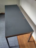 Bürotisch Unikat – Metallgestell & MDF/Novilon Grau/Blau