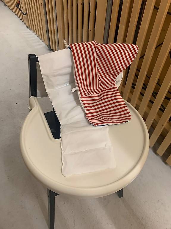 Hochstühle: Kinderhochstuhl mit Tablett IKEA Blâmes – Gebraucht aus Dübendorf von audreydes 2