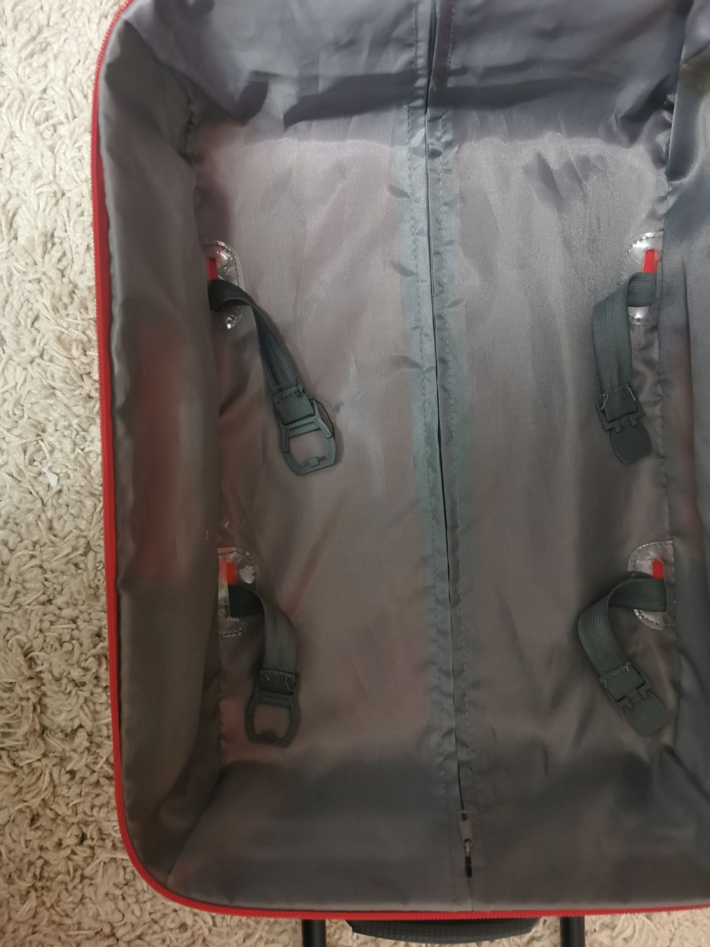 Valigie & Borse: KOFFER  MINNIE MAUS – Usato da Erlenbach ZH venduto da alisamilana 4
