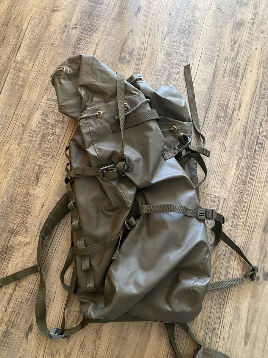 Schweizer Armee Zaini: Militär Rucksack – Usato da Thierachern venduto da shaun96