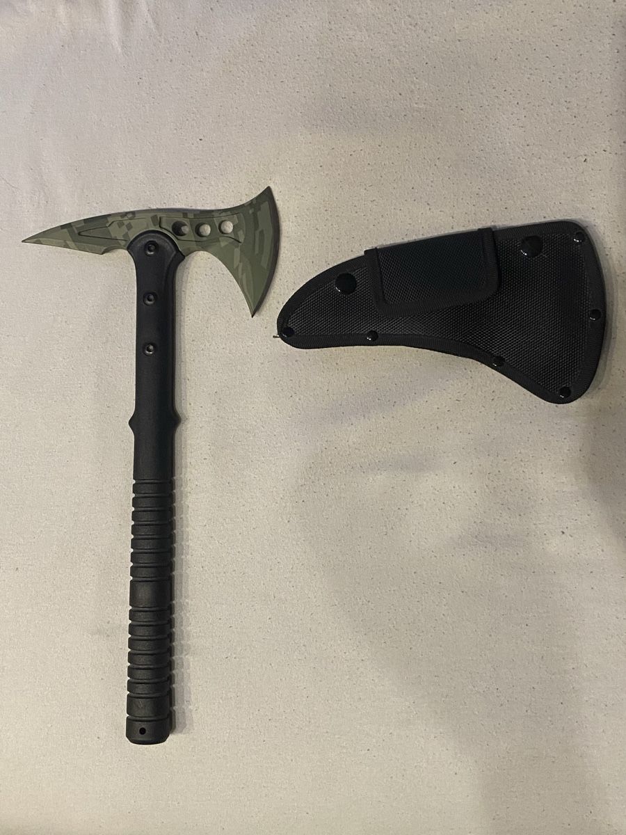 Tutti gli attrezzi: Taktische Axt Camouflage mit Scheide – Usato da Safenwil venduto da _e_99_ 1